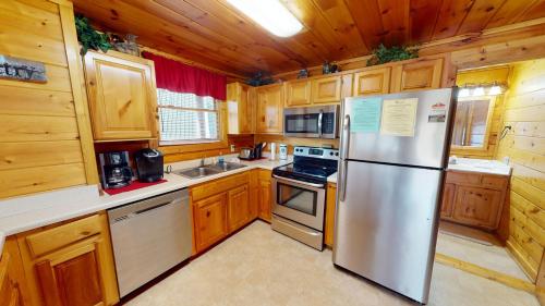 Buddy Bear #249 by Aunt Bug's Cabin Rentals - image 11