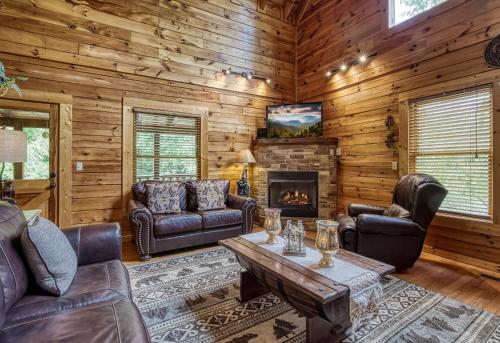 Camelot #266 by Aunt Bug's Cabin Rentals - image 2