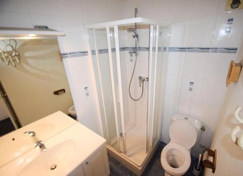 Ντους, Résidence Le France - Studio 3 pers - LE FRANCE - 847FR - PLAGNE CENTRE MAE-3514 (Residence Le France - Studio 3 pers - LE FRANCE - 847FR - PLAGNE CENTRE MAE-3514) in Λα Πλάν