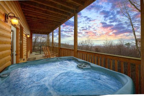 Emerald City Lights #203 by Aunt Bug's Cabin Rentals - image 2