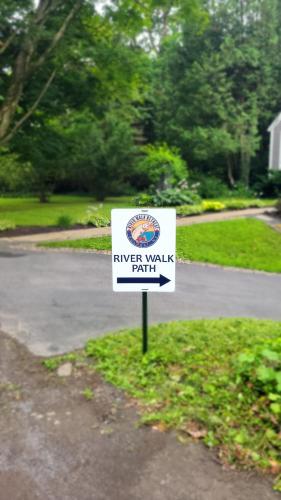 River Walk Retreat - Riverfront at Staircase Pool in Pulaski, USA