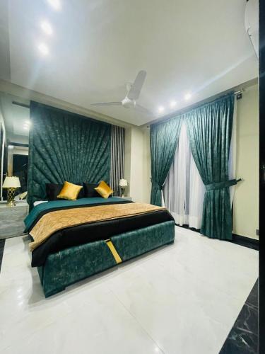 2 bedroom designer apartment - main image