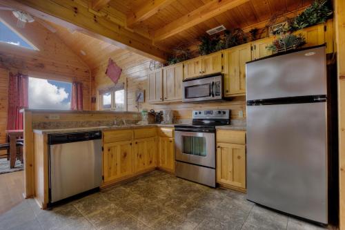 Lasting Impressions #240 by Aunt Bug's Cabin Rentals - image 8
