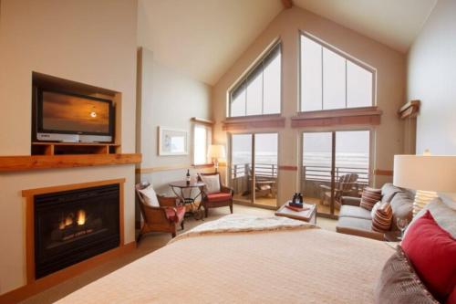 Premier King Studio Second Floor with Sofa Sleeper (Non Pet-Friendly)