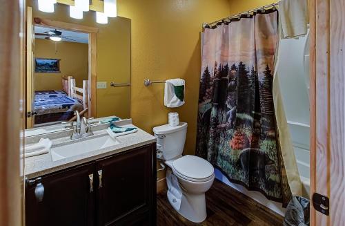 Majestic View Lodge #426 by Aunt Bug's Cabin Rentals - image 4