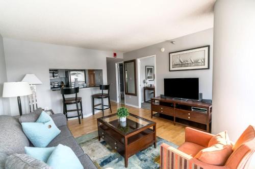 Spacious Apt Downtown - BIL-1607 in Stamford, USA