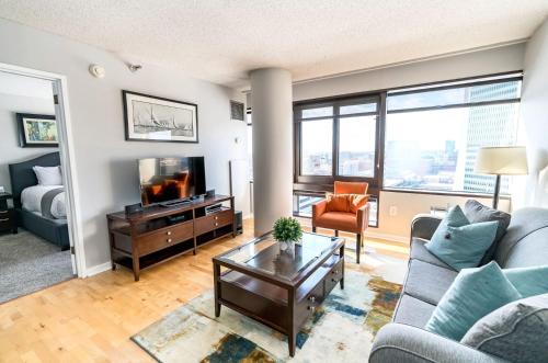 Spacious Apt Downtown - BIL-1607 in Stamford, USA