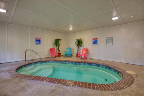 Skinny Dippin' #261 by Aunt Bug's Cabin Rentals - image 10