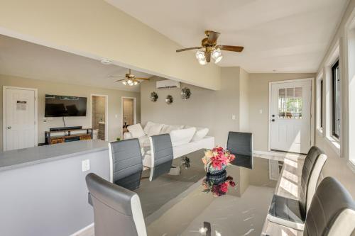 Modern Harveys Lake Apartment with Beach Access! in Harveys Lake, USA