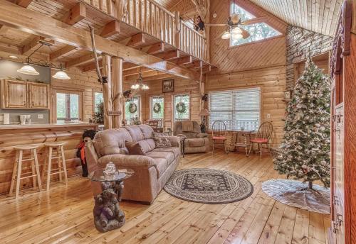 Sugar Bear #268 by Aunt Bug's Cabin Rentals - image 6