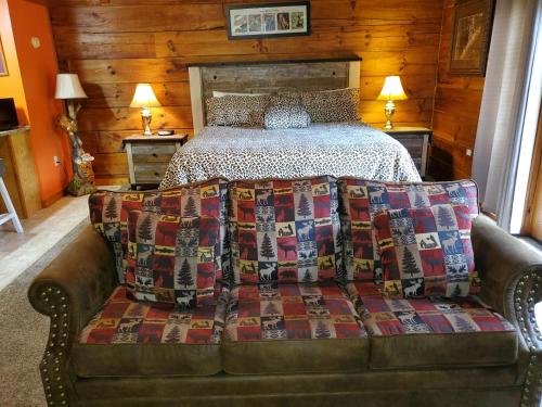 Wild Thing #1525 by Aunt Bug's Cabin Rentals - image 8