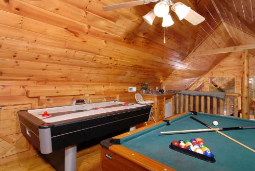 Wow !! What A Cabin #255 by Aunt Bug's Cabin Rentals - image 12