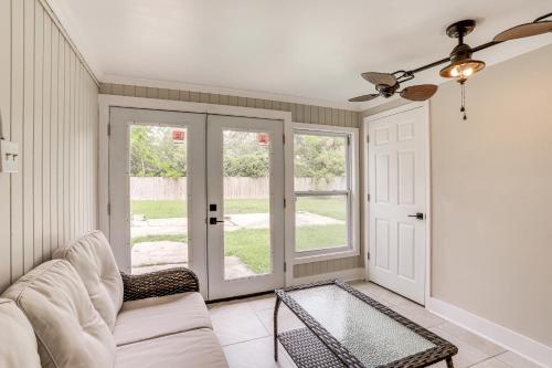 Fully Renovated Home about 1 Mi to Downtown Hammond! in Hammond, USA