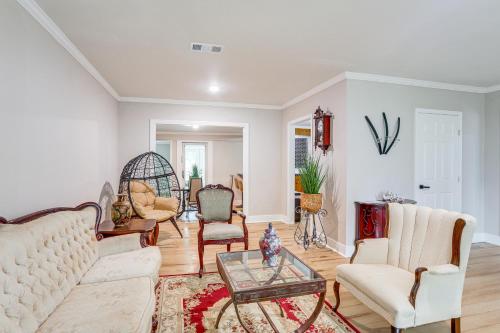 Fully Renovated Home about 1 Mi to Downtown Hammond! in Hammond, USA