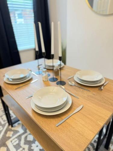 Spacious, Luxury Townhouse 5min from city centre! - Tap to explore photos