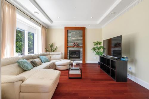 Luxury 4-Bedroom Family Home in Vancouver, Canada