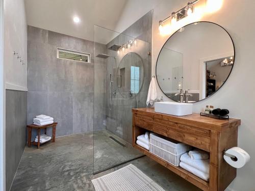 Luxurious Villa with Outdoor Bathtub in Sevierville, USA