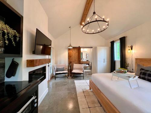 Luxurious Villa with Outdoor Bathtub in Sevierville, USA