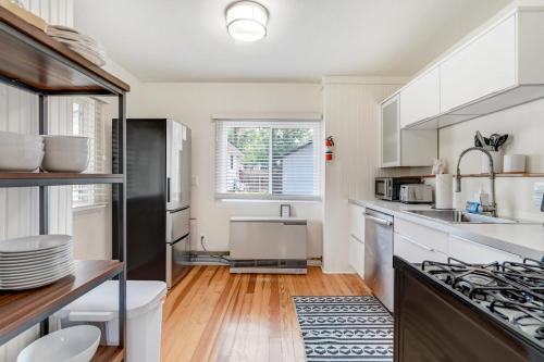 Vintage Tiny House Cute 1bdrm Big Appeal - Colorado Springs, CO