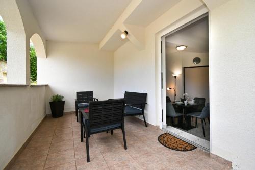Apartment Povljana 224d - image 2
