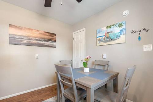 Akron 2 Bed & 1 Bath Close to everything in Akron, USA