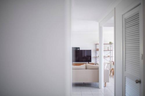 Dreamtime Beach Retreat - 4 Bedroom with Ocean View