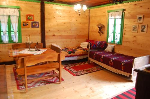 Terzica avlija in Rasna