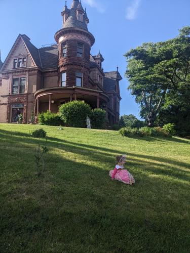 Henderson Castle Inn – Kalamazoo, MI