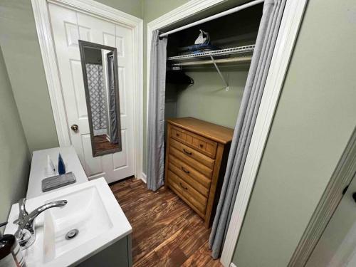 Completely Detached Private Mother-in-law Suite in Baker, USA