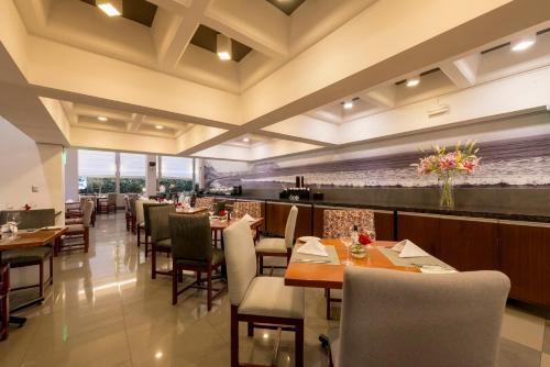 크라운 플라자 리마 바이 IHG - 레스토랑