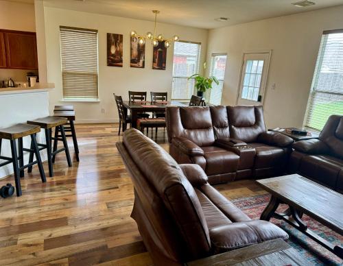 Charming 4 bedroom fully furnished home in Sugar Land, USA
