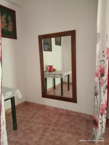 Budget Triple Room image 8