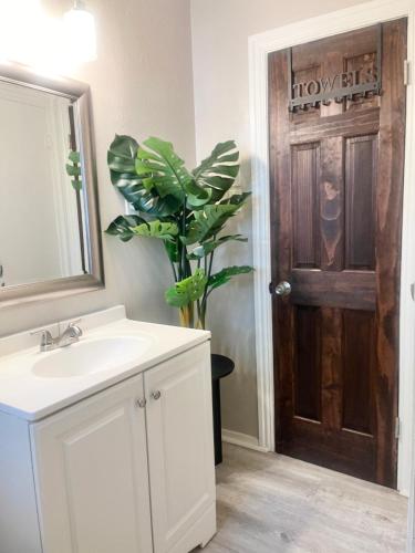 Crosby Getaway in Lawton near Fort Sill with WiFi & Sleeps 6 in Lawton, USA