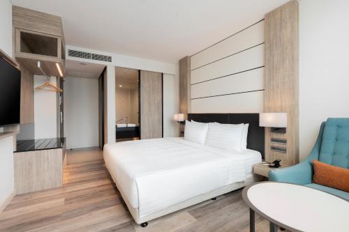 Standard Double Room, 1 King Bed room in Solaria Nishitetsu Hotel Bangkok