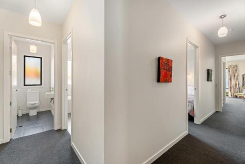 Frankton Arm Vista - Queenstown Holiday Home - image 6
