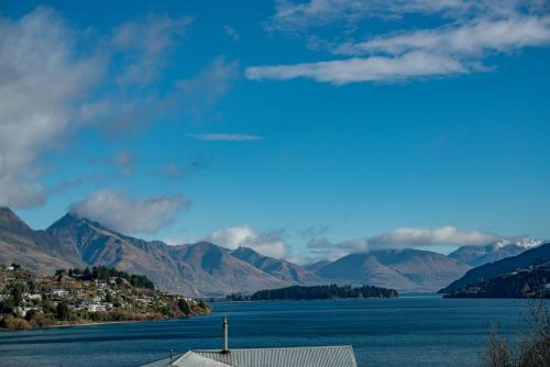 Frankton Arm Vista - Queenstown Holiday Home - image 13