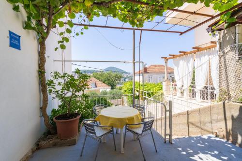 Two-Bedroom Apartment with Terrace image 1