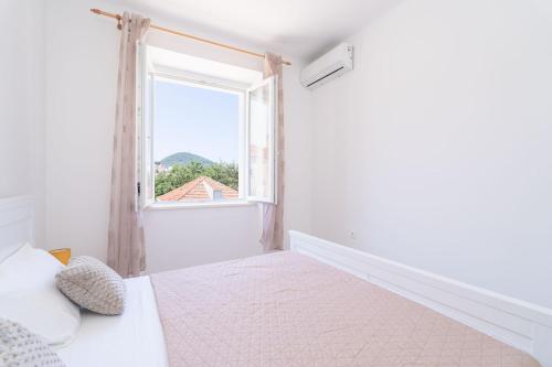 Two-Bedroom Apartment with Terrace image 5