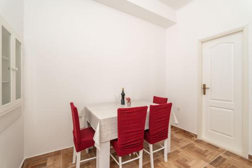 Two-Bedroom Apartment with Terrace image 6