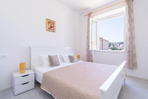 Two-Bedroom Apartment with Terrace image 8