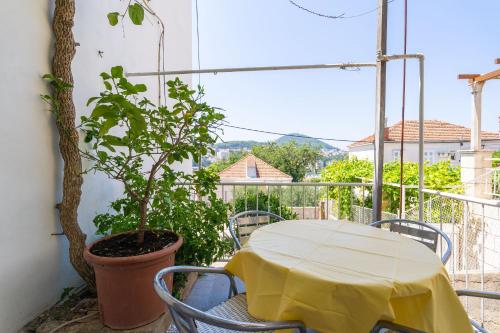 Two-Bedroom Apartment with Terrace image 9
