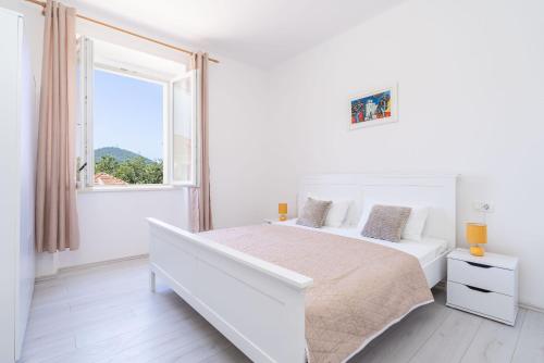 Bronzan Apartment - image 3