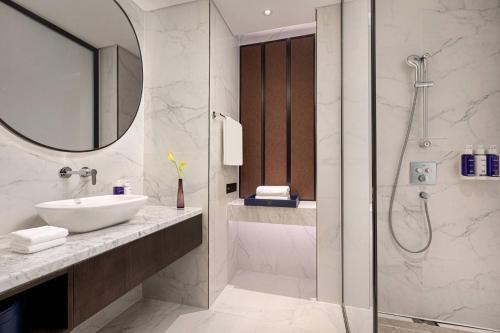 Standard Room image 4