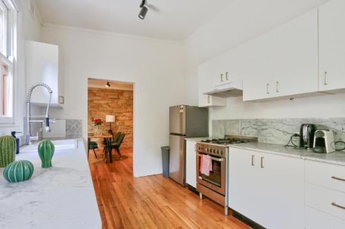 2 Bedroom Family Friendly Ultimo Near the Centre 2 E-Bikes Included - image 3