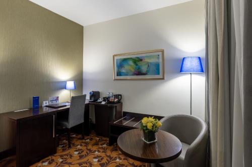Spacious Room River View with Balcony - King Bed image 6