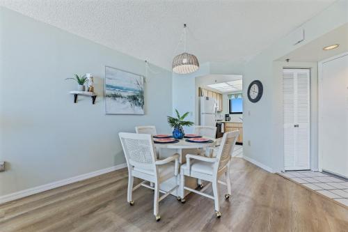 Ocean View / 7th Floor / Pool / Walk to Shopping & Dining / Ocean Trillium Condo #701, New Smyrna Beach (Foto 8)