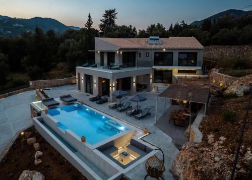 Viesnīcas āriene, Irini's Villa in Mikros Gialos