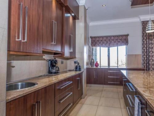 Oprema, Fairview Manor in Koro Creek Golf Estate