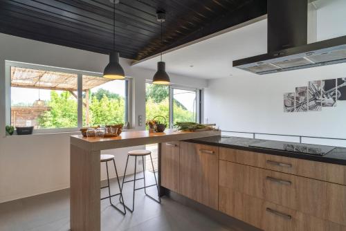 ห้องครัว, La Loc'Oyarn - Maison avec parking privé (La Loc'Oyarn - Maison avec parking prive) in เอนบง