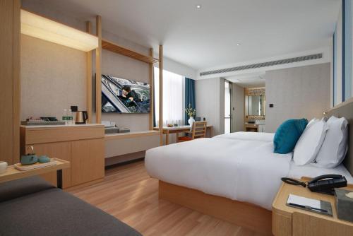 Mehood Lestie, Tianjin Meijiang Convention and Exhibition Center Flagship Store – Tianjin, GA